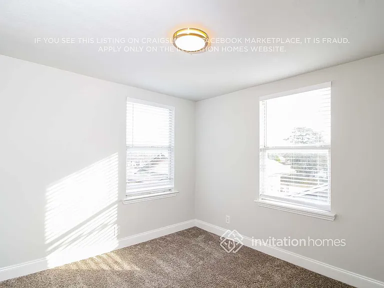 403 E Standifer St #B — Photo 9