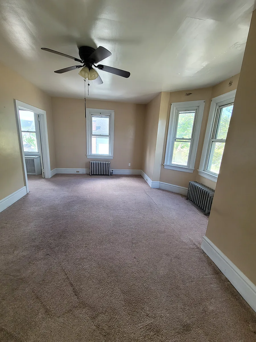 Photo 2 of 17 - 203 Delaware Ave #4 - West Pittston, PA Building Photo - 203 Delaware Ave #4