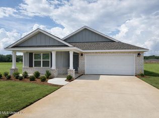 205 Magnolia Farms Dr, Lucedale, MS 39452