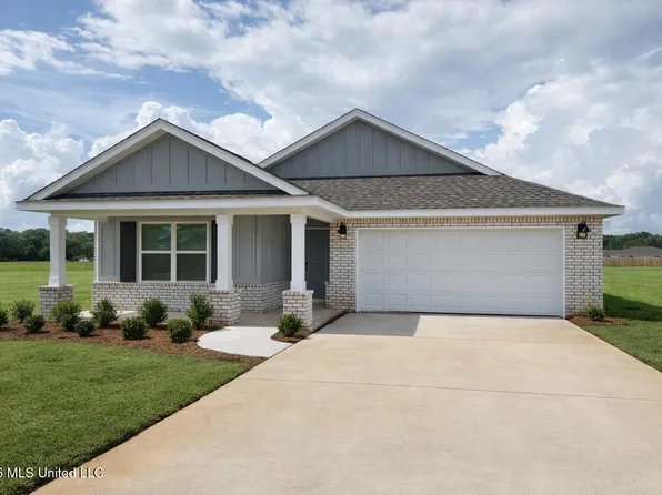 205 Magnolia Farms Dr, Lucedale, MS 39452