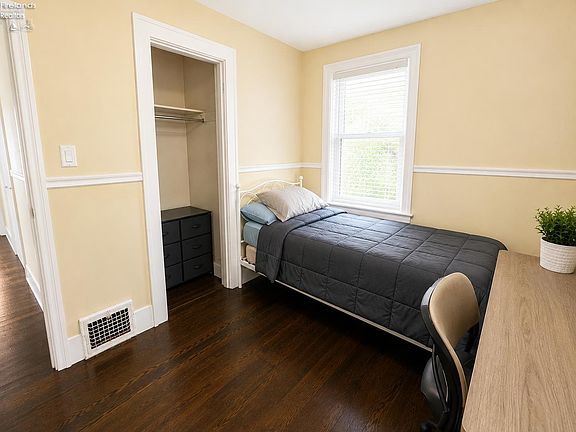 5th image of 144 Huntington Pl