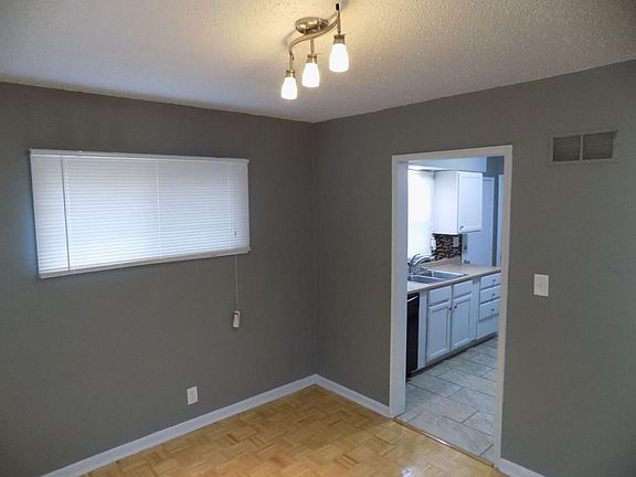 3rd image of 1443 E 66th Ter