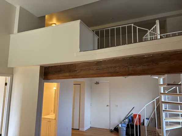 12 Water St APT 102, Mystic, CT 06355