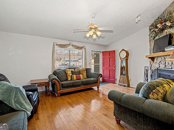 5th image of 120 Farmbrook Trl