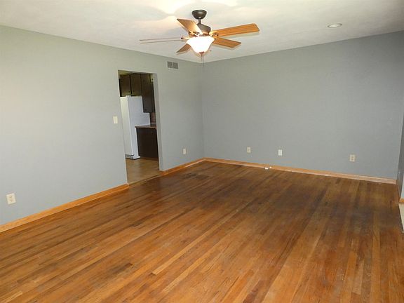 3rd image of 1618 Short St.