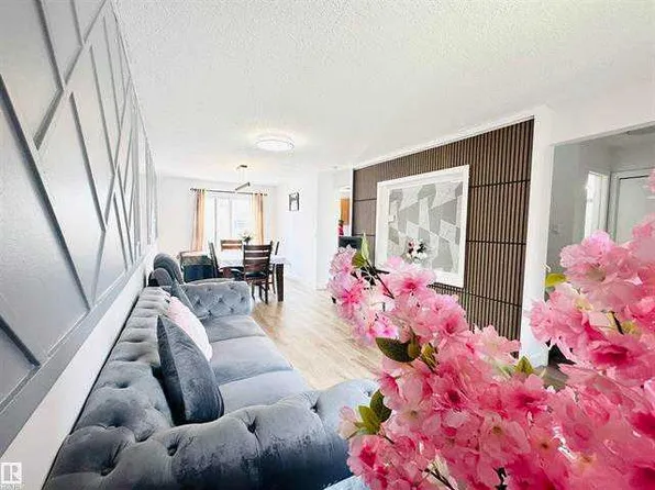 40 N Pinecliff Close NE, Calgary, AB T1Y 4N5