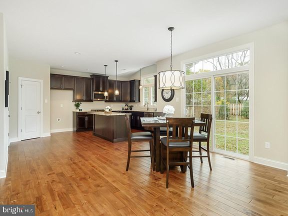 5th image of 6608 Ferry Rd