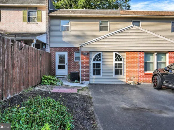 823 Rabbit Ln, Reading, PA 19606