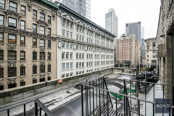 Rented by Bond New York | media 28