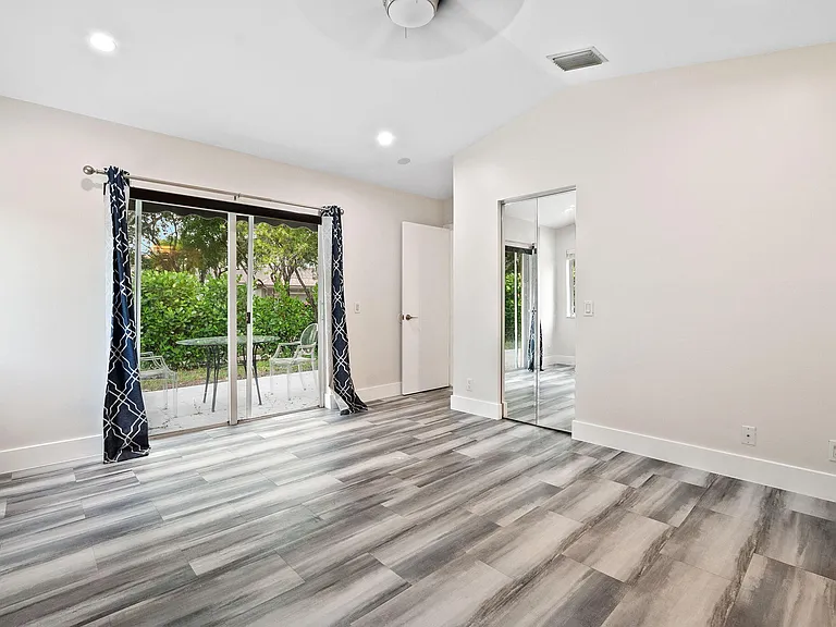 4498 Dogwood Cir — Photo 12