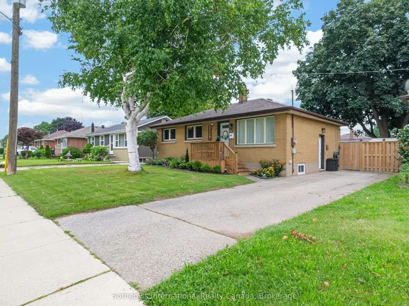 94 9th Ave, Brantford, ON N3S 1E5