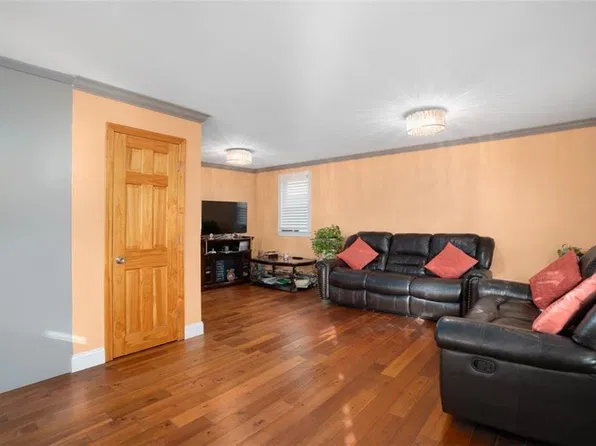 1022 Charles St, North Providence, RI 02904
