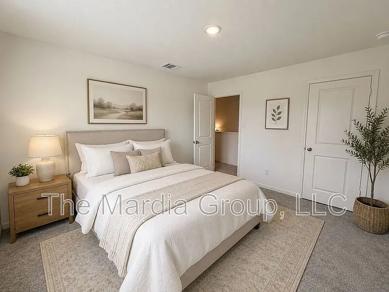 2305 States St — Photo 11