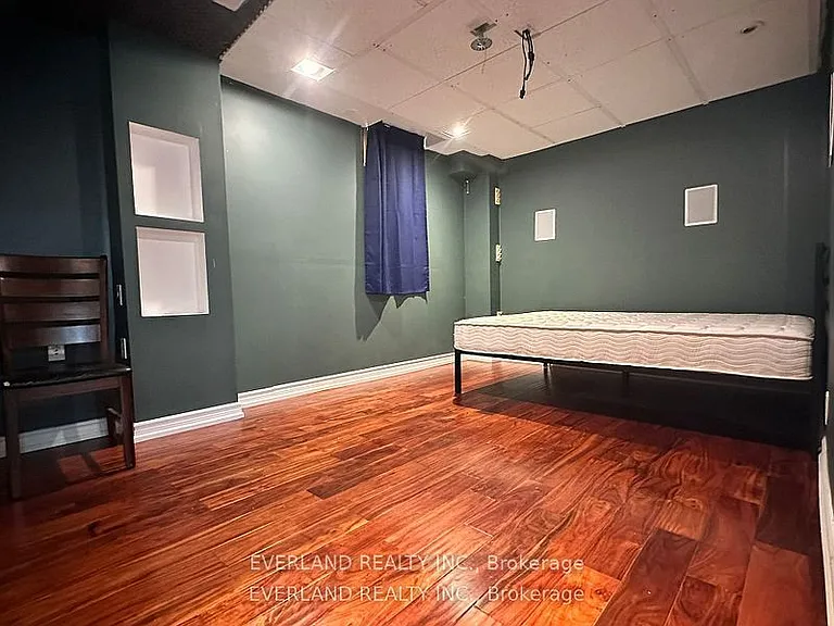 4 Shell Ct #BASEMENT — Photo 10