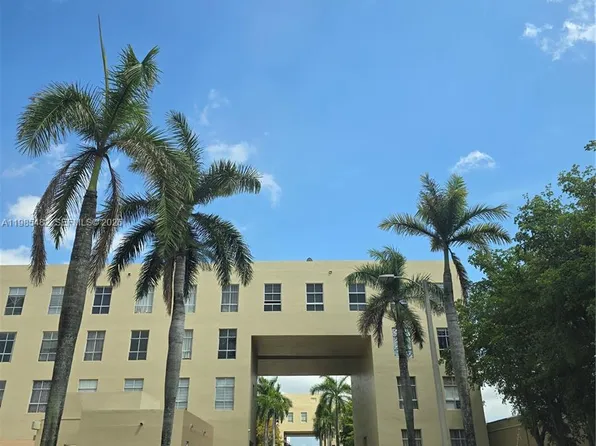 7420 W 20th Ave APT 451, Hialeah, FL 33016