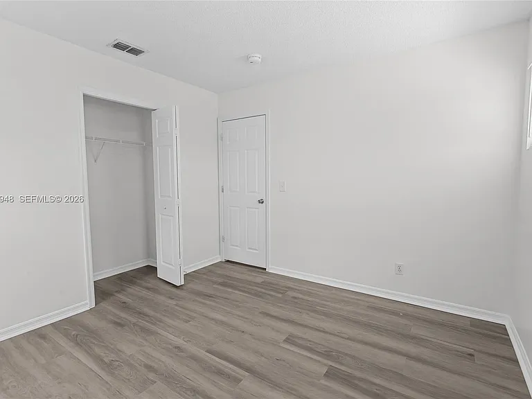 434 Castlemain Cir — Photo 27