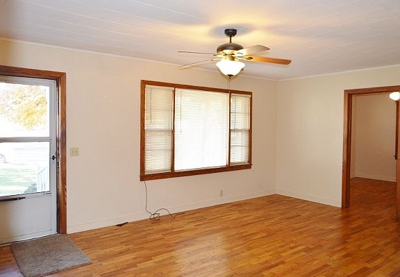 3rd image of 124 South Mulberry