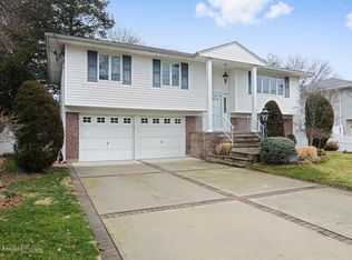 1689 Hannington Ave, Wantagh, NY 11793
