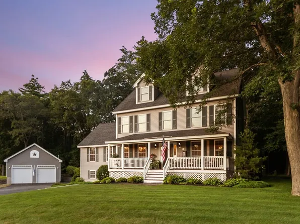 15 Page Ln, Epping, NH 03042