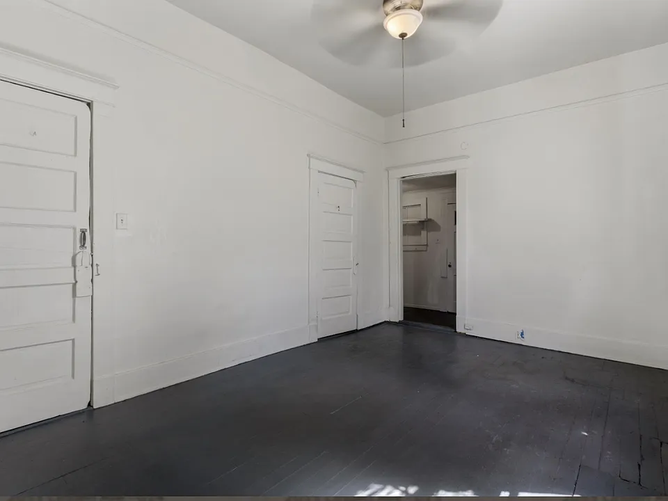 2053 Linden Ave #3