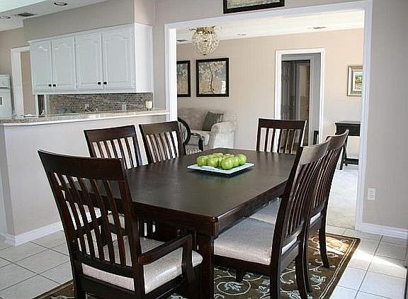 3rd image of 111 Starlite Dr