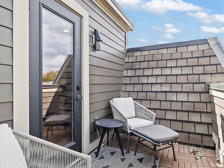 800 Highland St — Photo 20