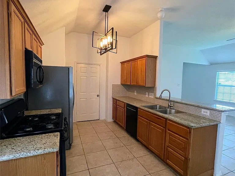 4010 Bealey Ln — Photo 12