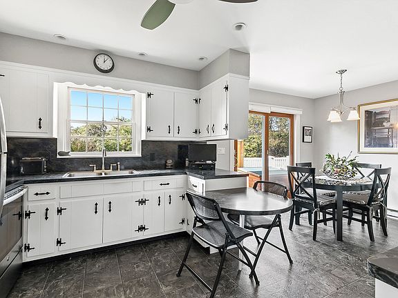 5th image of 239 Essex St