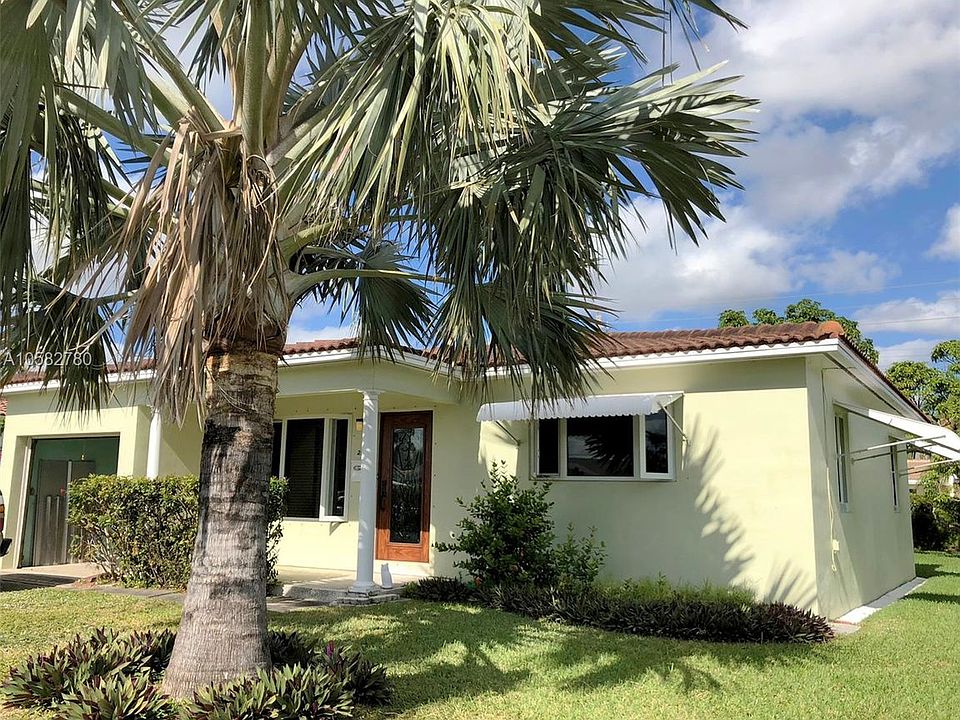 1st image of 221 SE 3rd Pl