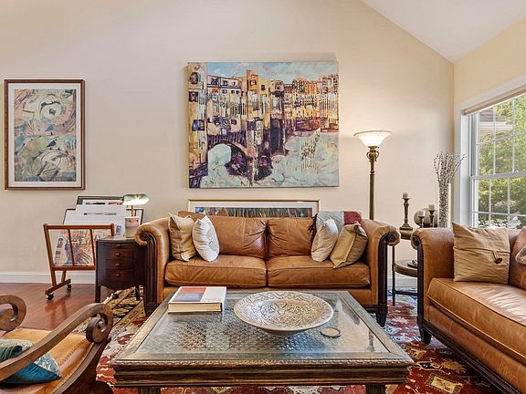 4th image of 705 Autumn Ridge Dr #705