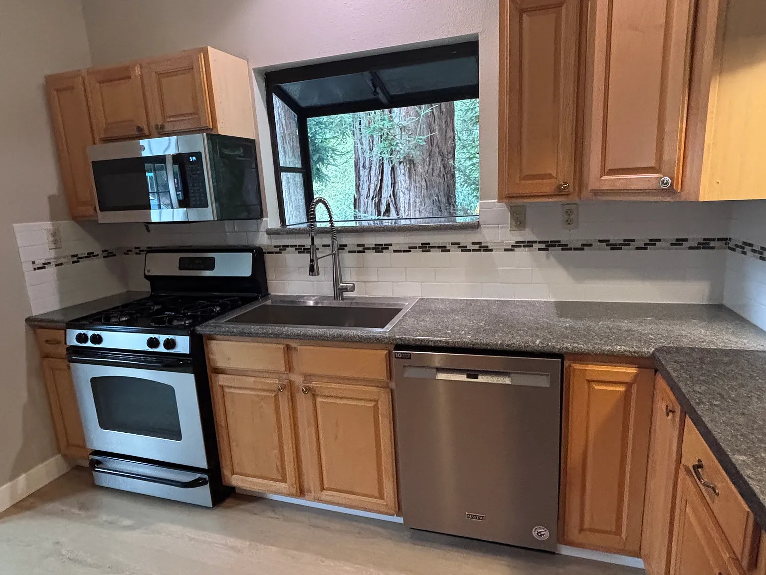 4200 Glen Haven Rd — Photo 4
