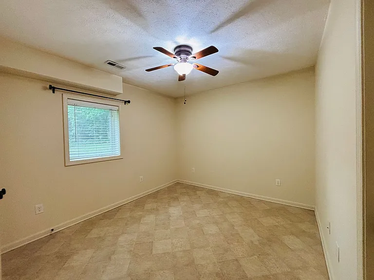812 Glade Rd — Photo 17