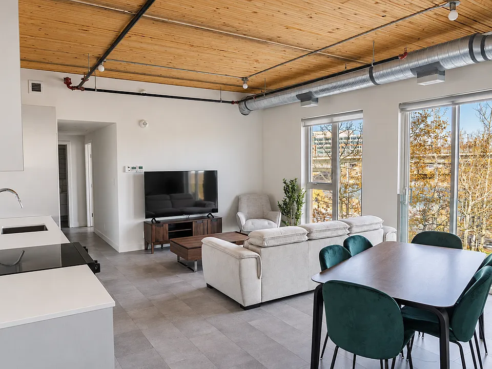 606 Confluence Way SE #306
