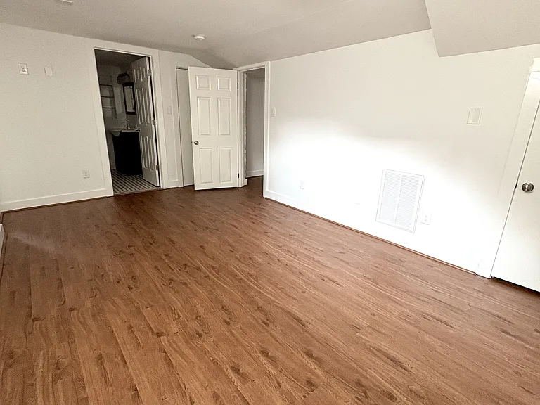 2807 Ashland St — Photo 18