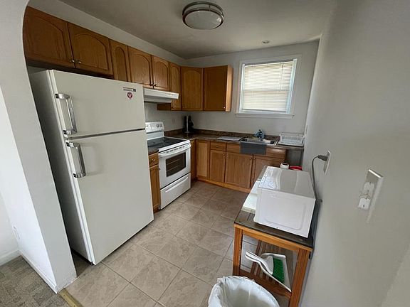 3rd image of 1449 Sheridan Dr