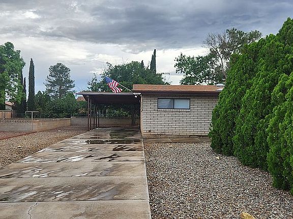 5th image of 1002 E Mescal Dr