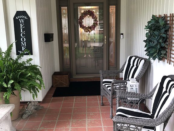 3rd image of 4942 Hyde Park Dr
