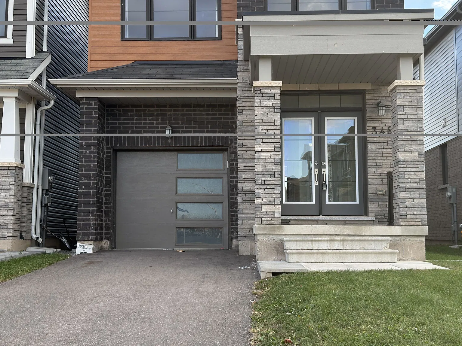 4 bed, $2,500 — Photo 1
