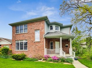 5411 Carpenter St, Downers Grove, IL 60515