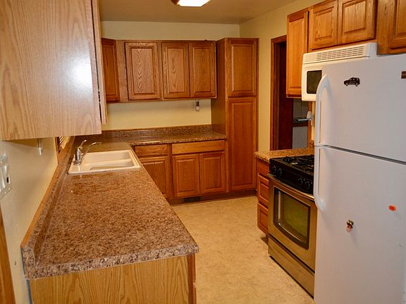 5th image of 40 Golf View Ln