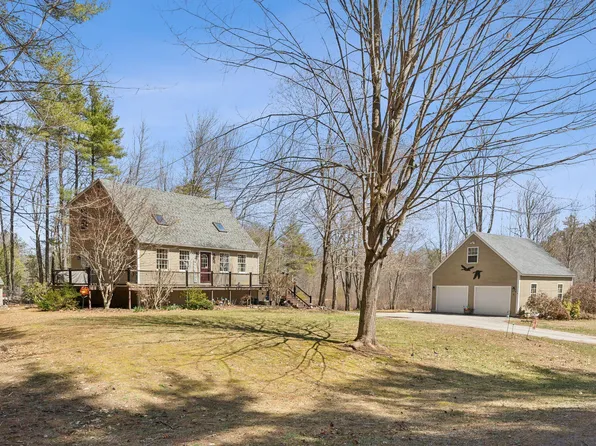 4 Glen Road, Raymond, ME 04071