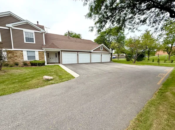601 Hanover Ct, Schaumburg, IL