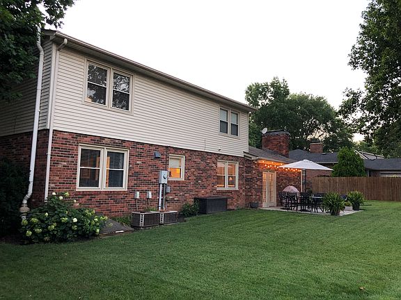 4th image of 916 Meadowlark Dr