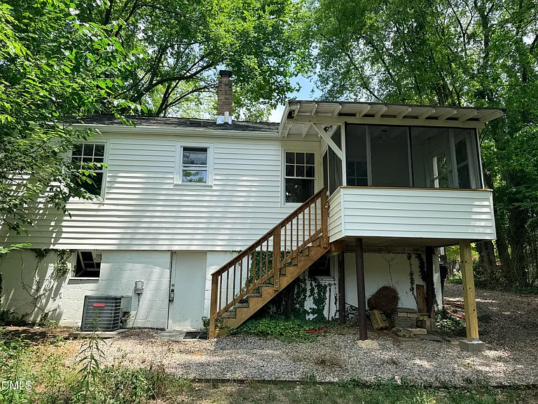 502 Frank St — Photo 15