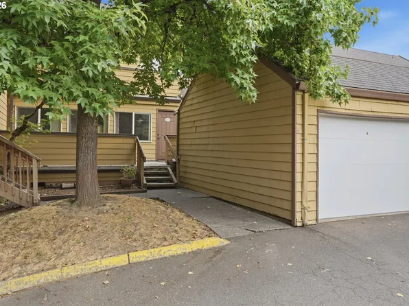 1601 NE 113th St APT 323, Vancouver, WA 98686