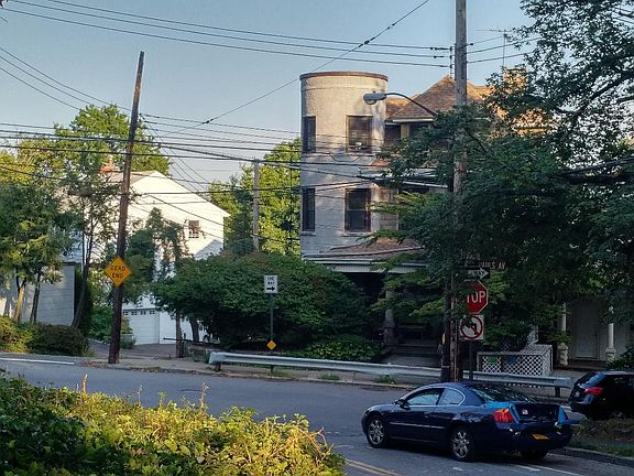 5th image of 447 St Pauls Ave APT 3