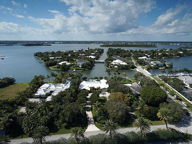 1st image of 2205 Cove Dr