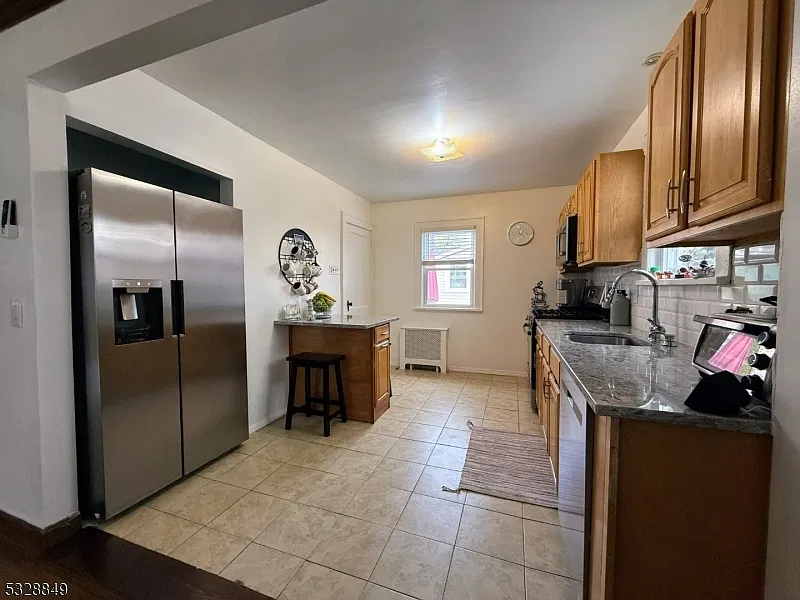 4 bed, 2.0 bath, $3,600 — Photo 3