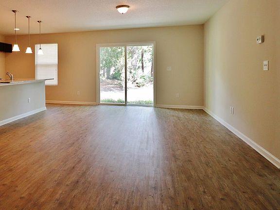 7615 Cocoa Ave, Arlington, 32211
