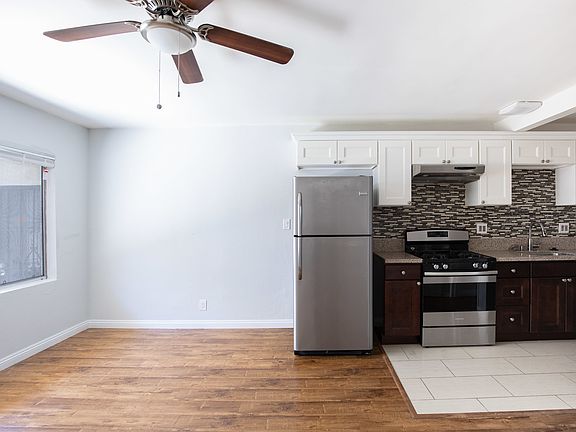 2nd image of 1022 Wilcox Ave APT 2